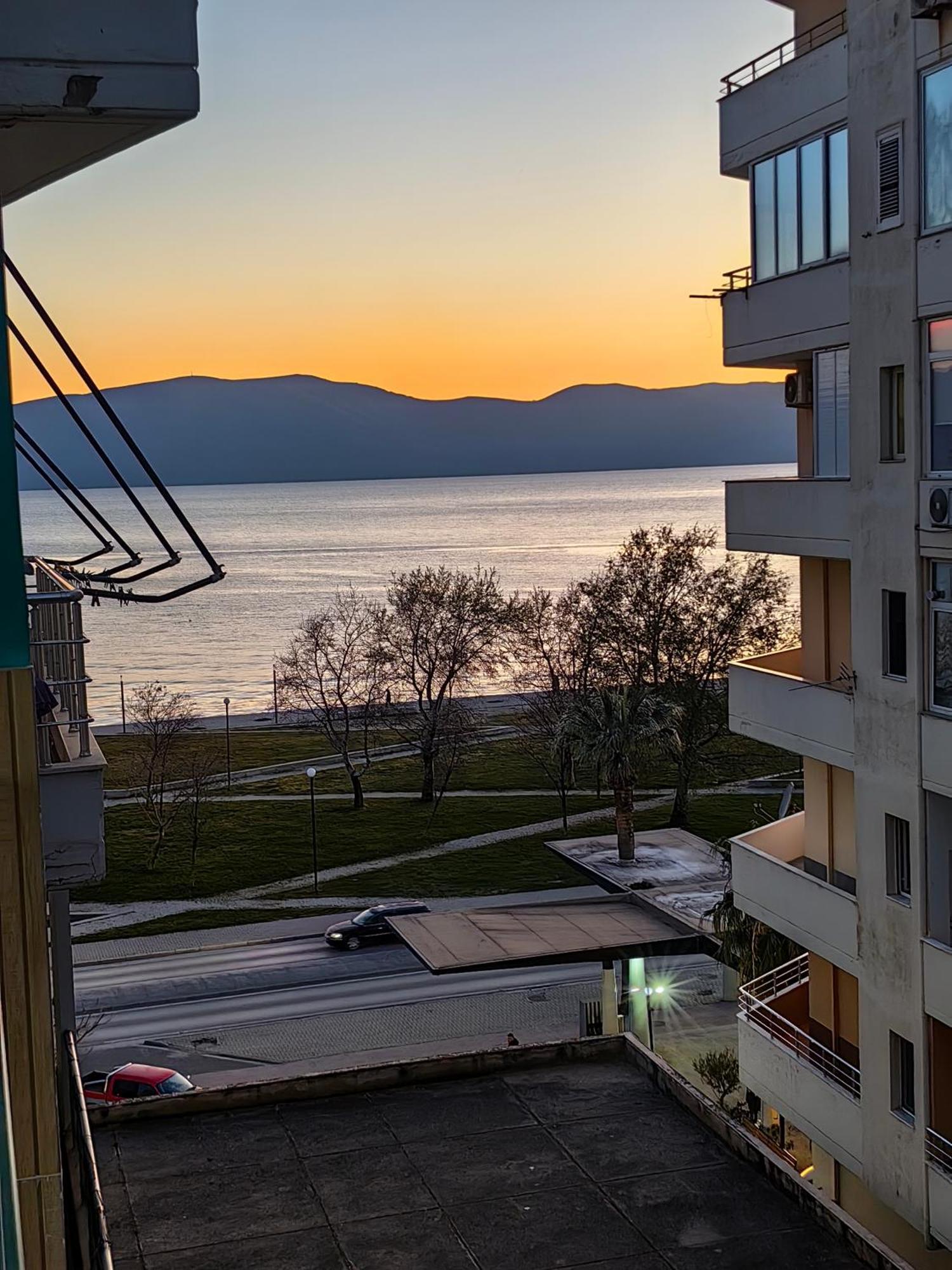 Lungomare Luxury Sea View Apartaments Vlorë Cameră foto